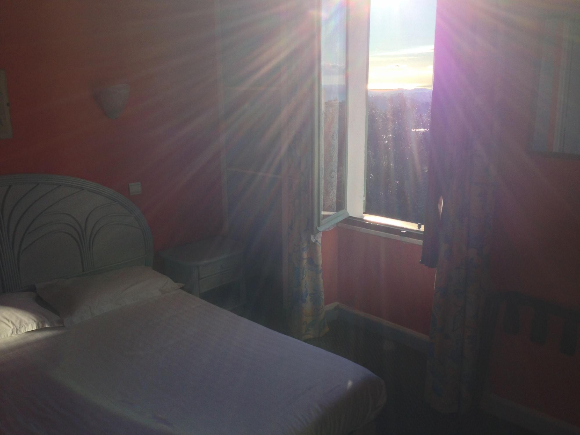 Miramar Hotel 3*